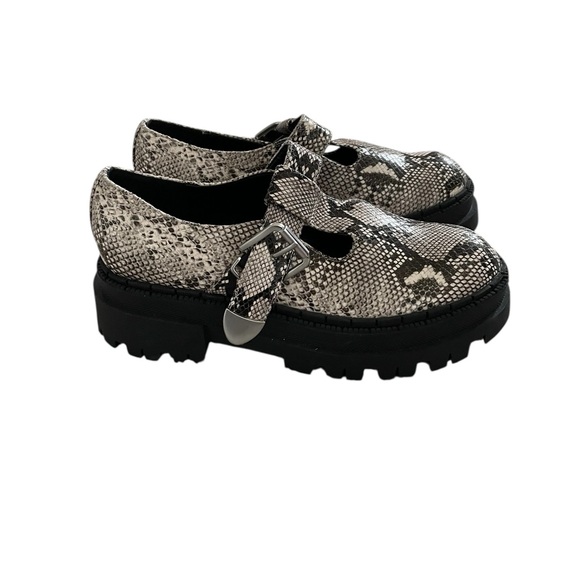NWOB Steve Madden Kamlee Lug Sole Mary Jane In Snakeskin Print Size 7 - Picture 3 of 5